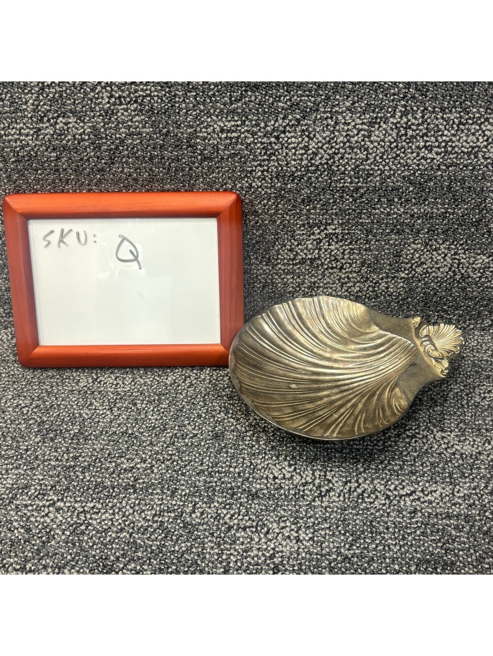 Vintage International Silver Co. Silverplated Shell Dish - Picture 8 of 8